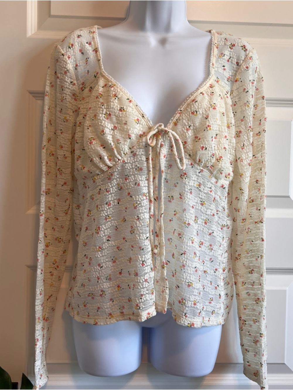 SELF ESTEEM Open Tie Front Top Ditsy Floral Lace Size XL